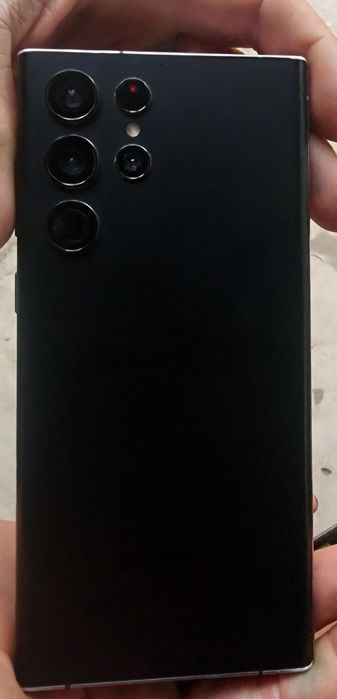 S22 ultra              ...