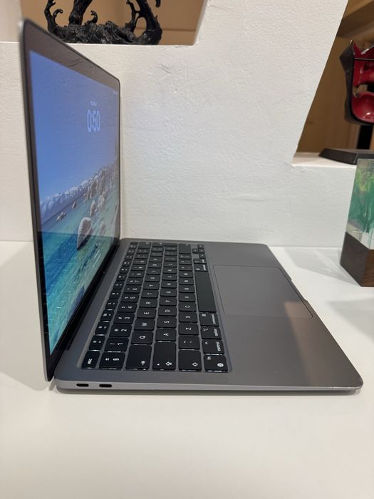MacBook Air M1 (100% батерия) 256GB SSD