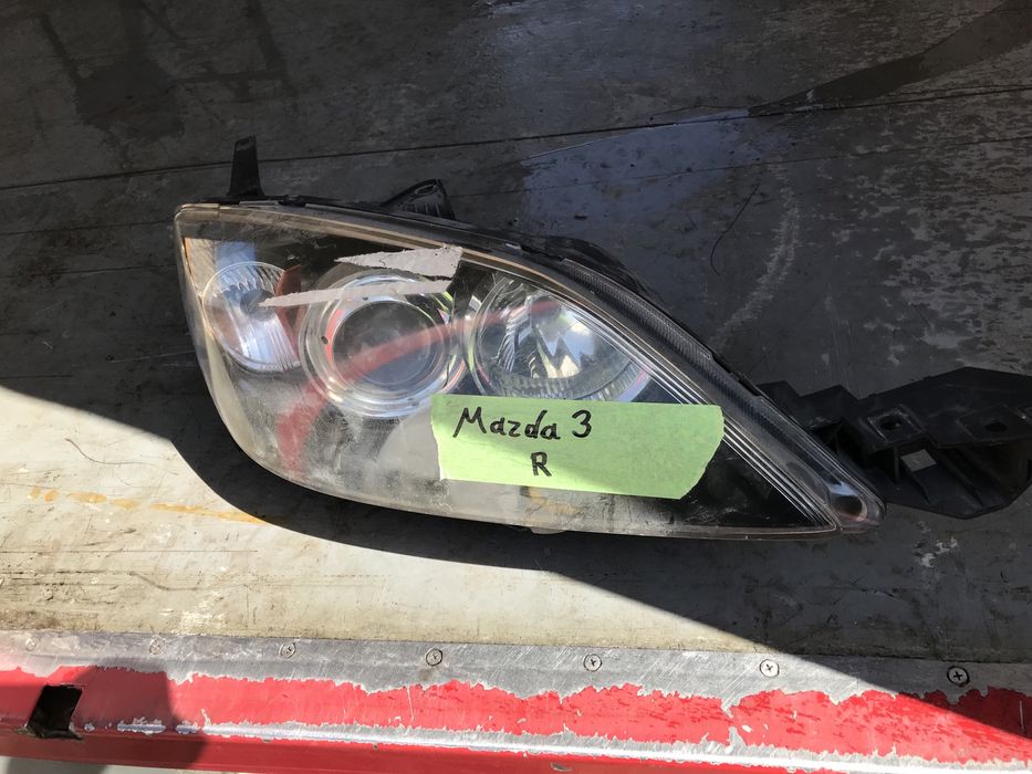 Десен фар за Мазда 3