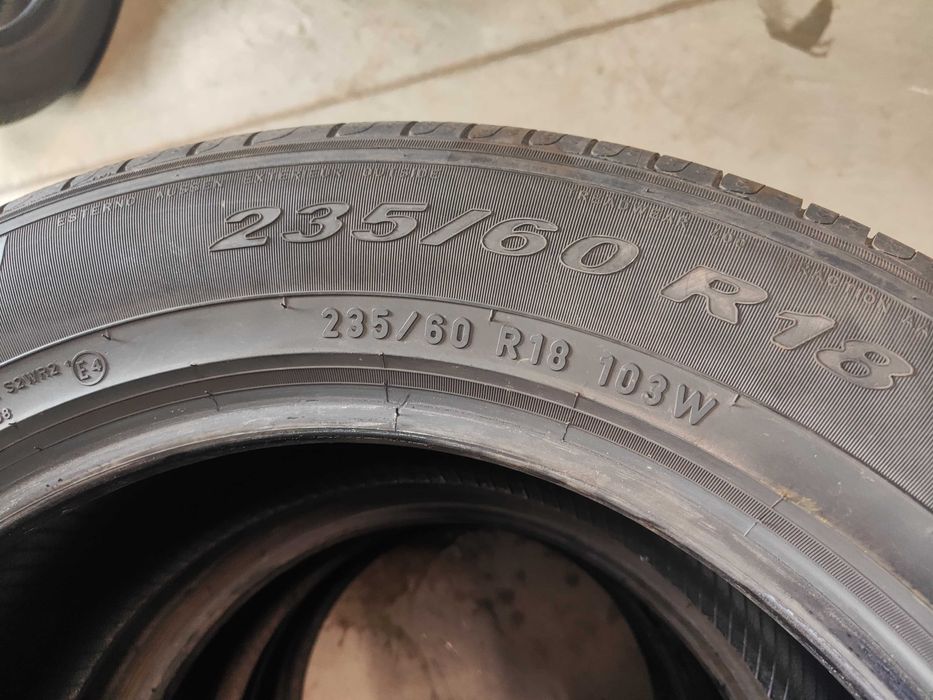 2бр. летни гуми 235/60/18 Pirelli