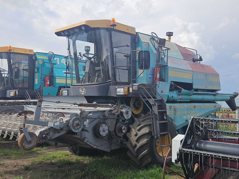 Зерноуборочный комбайн ESSil 740