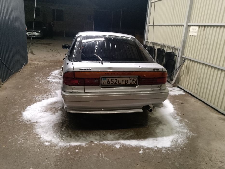 Mitsubishi Galant