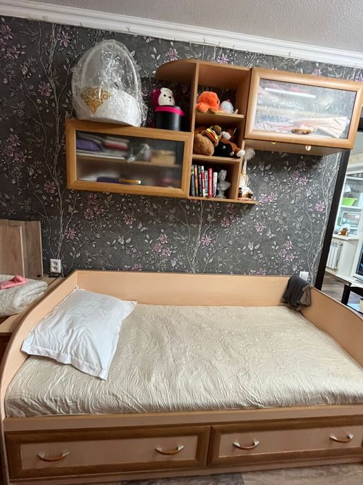 Спальный гарнитур