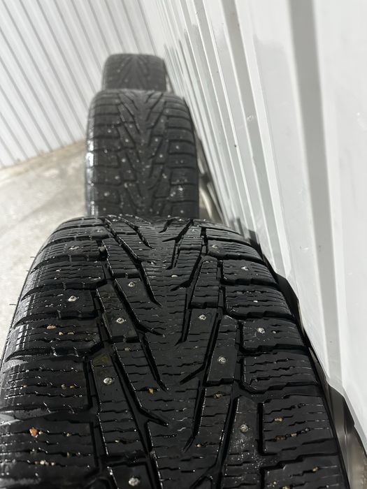 Комплект шипованных шин