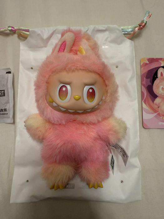 Оригинално labubu