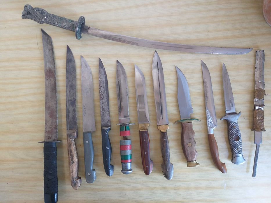 Стари качествени ножове ловни