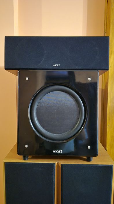 Sistem audio Onkyo HT-R538 + boxe Akai