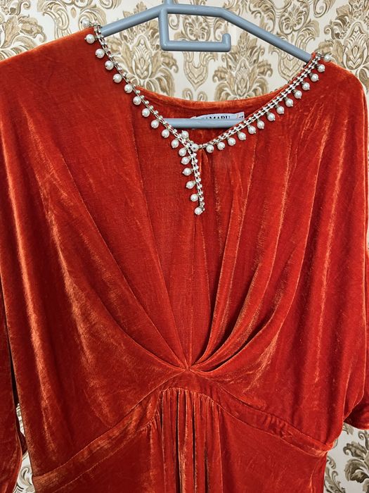 Продаются два вечерних платья