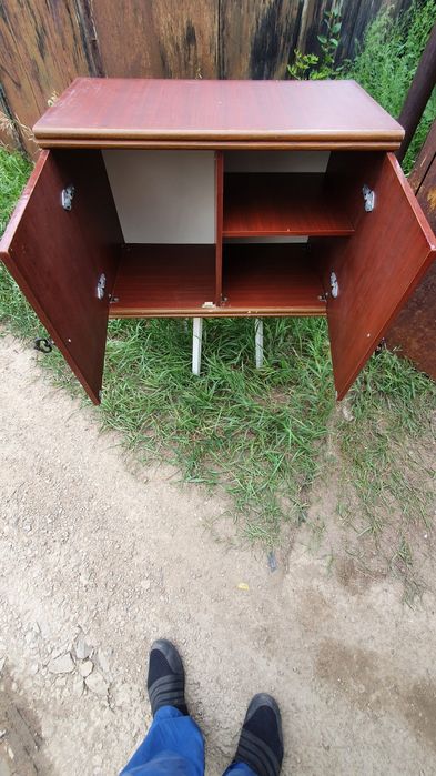 Журнальный стол,тумбочка