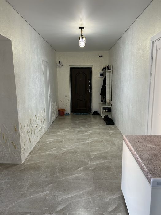 Продам трехкомнатную квартиру