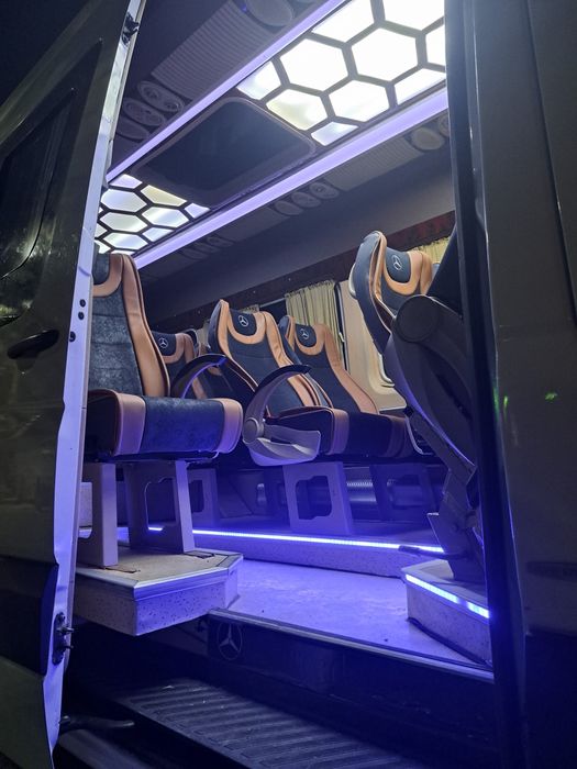 Транспортные услуги на микроавтобусе мерседес спринтер 18 мест