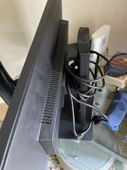 Монитор HP 25mx Display