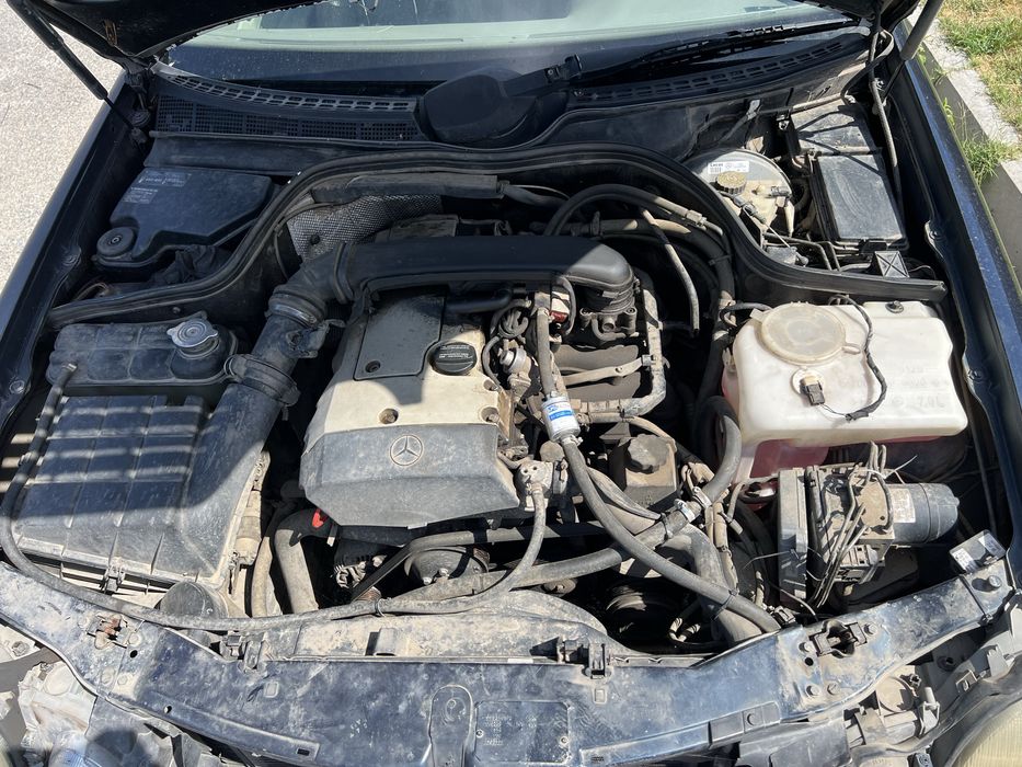 Mercedes CLK (W208 2.0i) на части