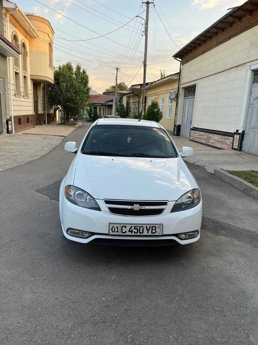 Продаётся Chevrolet Lacetti 1.6 AT
