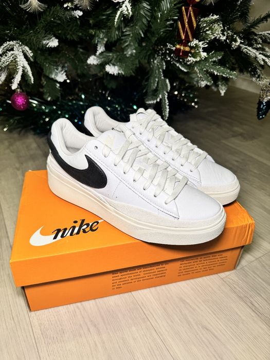 Продам кроссовки Nike оригинал