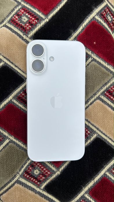 iPhone 16 с гарантией