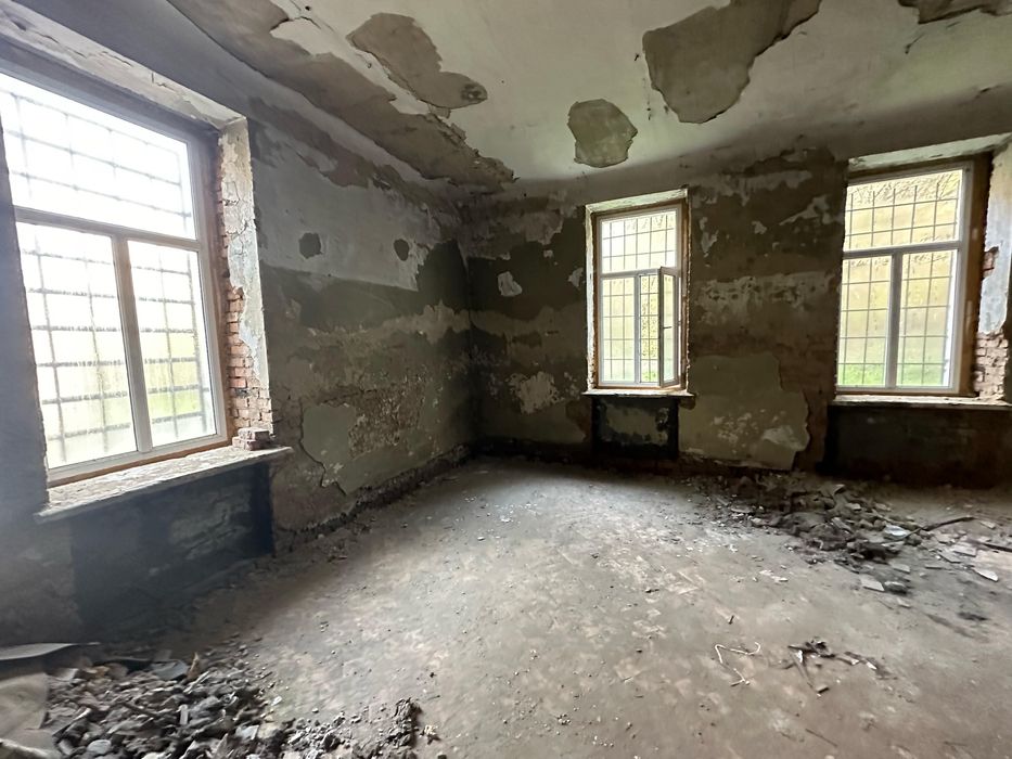 Продам срочно нежилое помещение