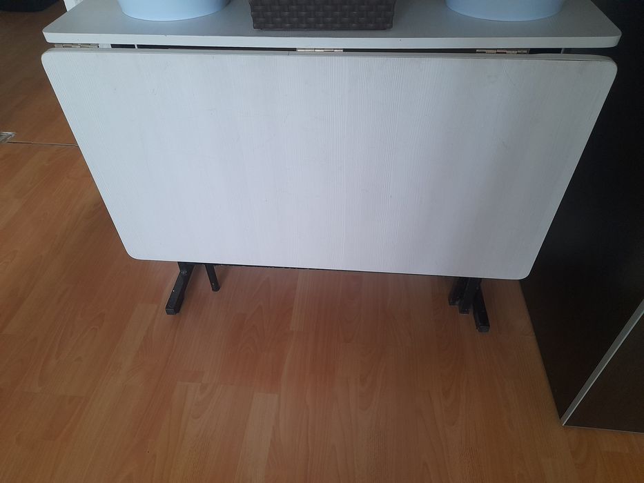 Продам два стола