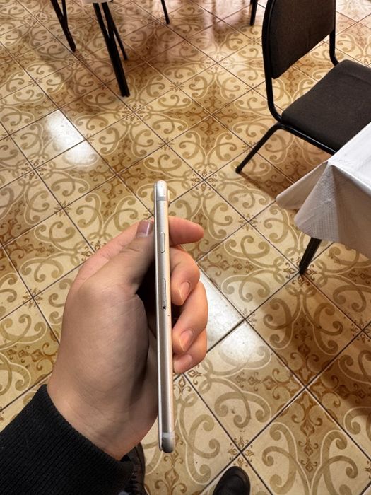 айфон 7  128 гб.