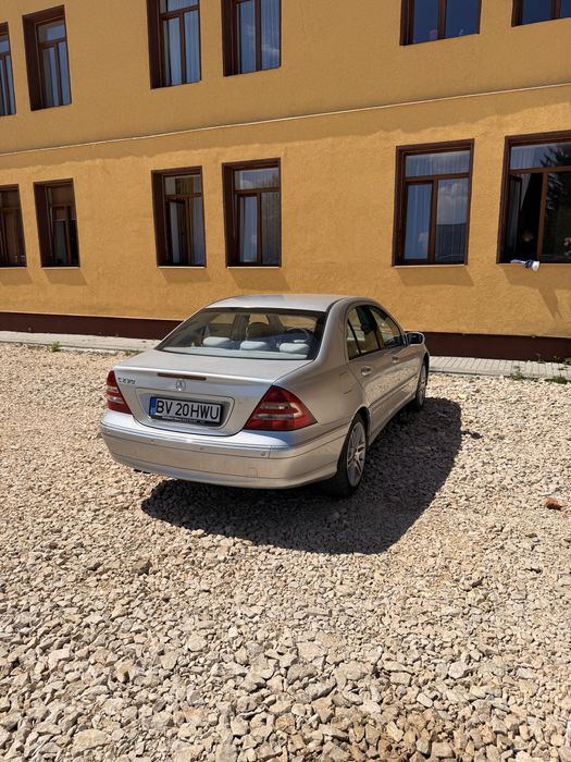 C230 Mercedes-Benz