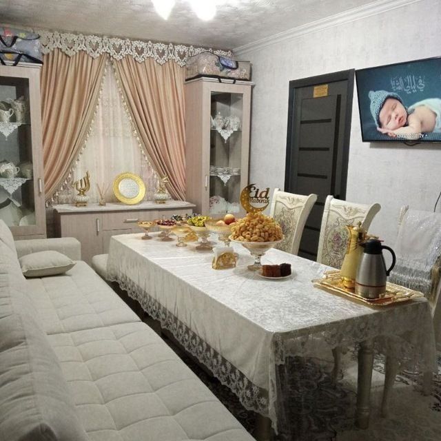 Уй сотилади 2хонали 3хона килинган хамма шароит бор