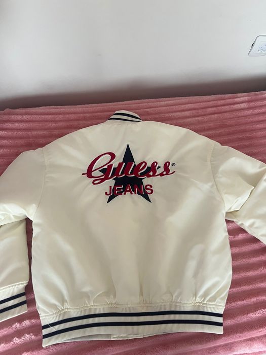 Яке бомбър Guess с лого
