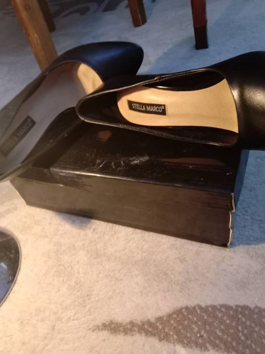 Продаю чёрные туфли