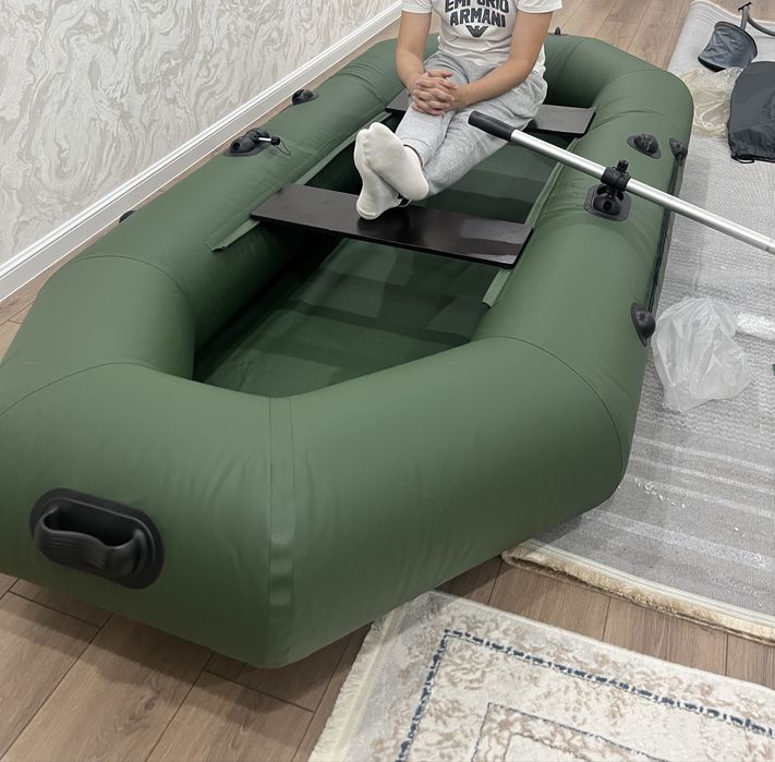 Продам лодку буу не новая
