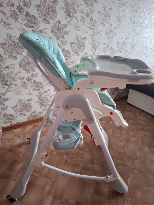 Поодам стульчик для кормоения