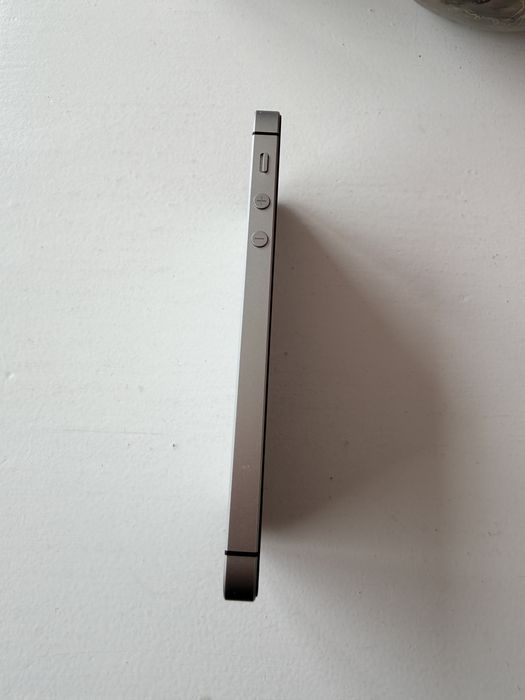 Vând Iphone SE 32gb