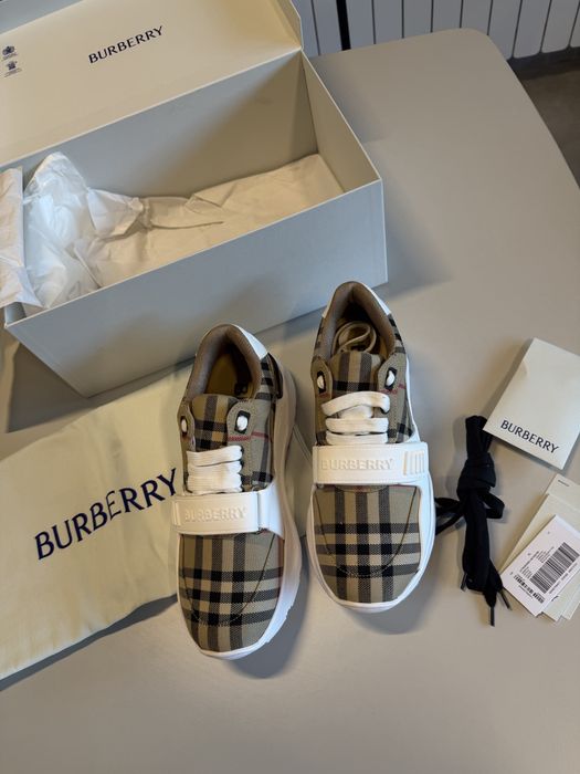 Бърбъри/ Burberry обувки