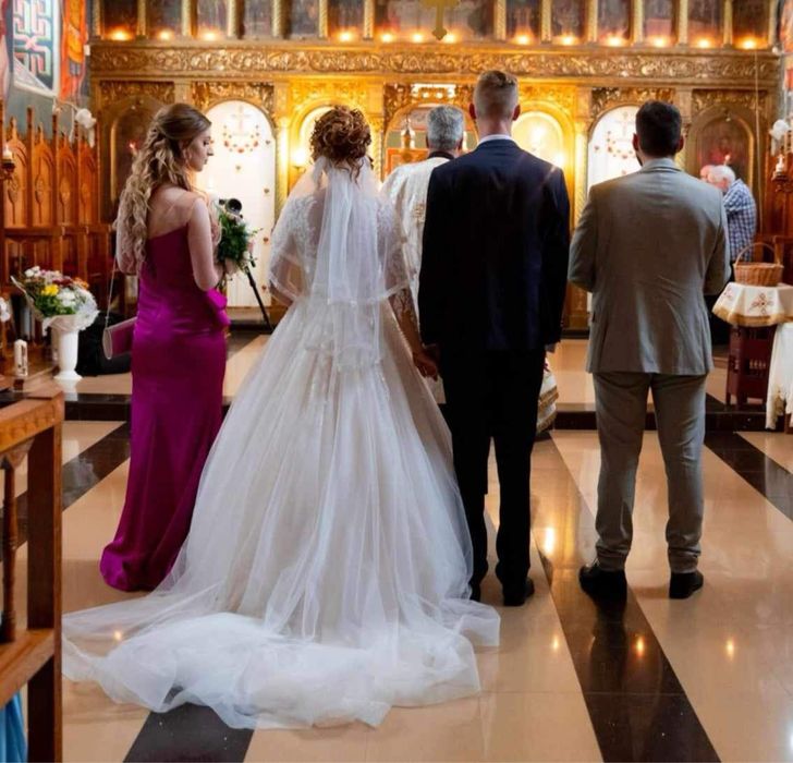 Rochie mireasa tip printesa