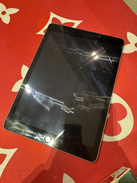 Ipad 5th + lte 128gb (сим карта)