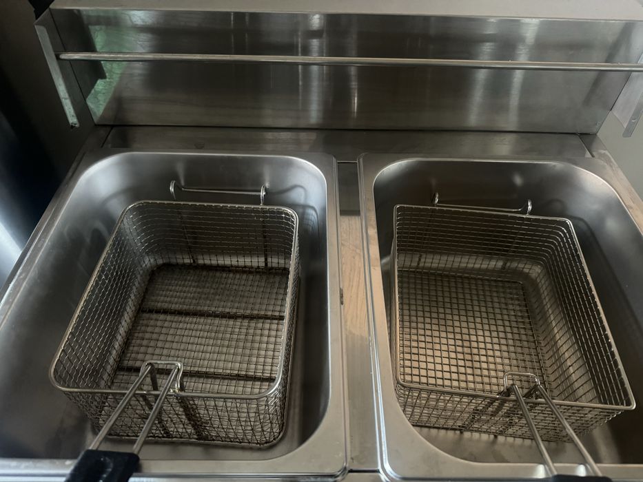 Фритюрница продается