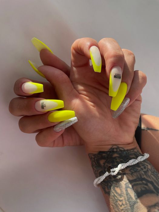 Гель лак, наращивание ногтей, педикюр