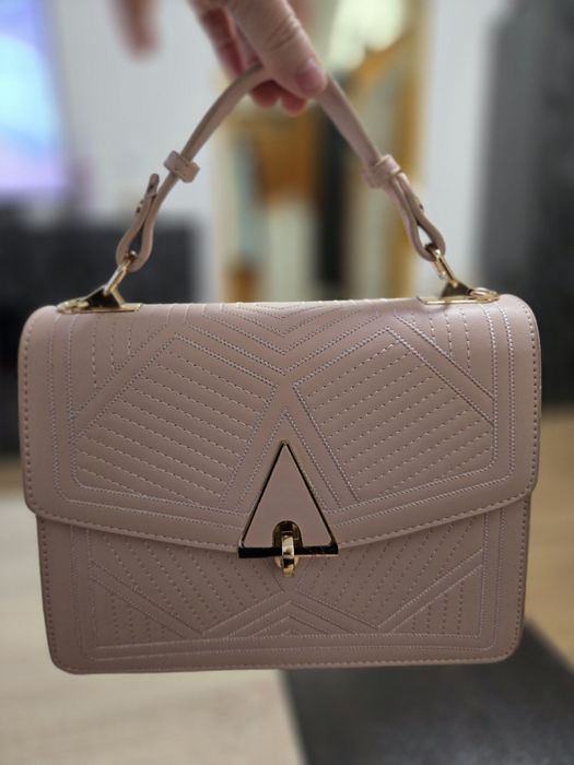 Светло розова чантичка