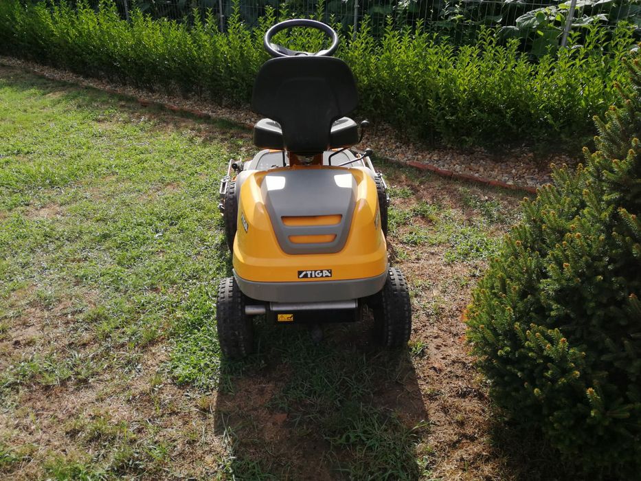 Mașină de tuns iarbă