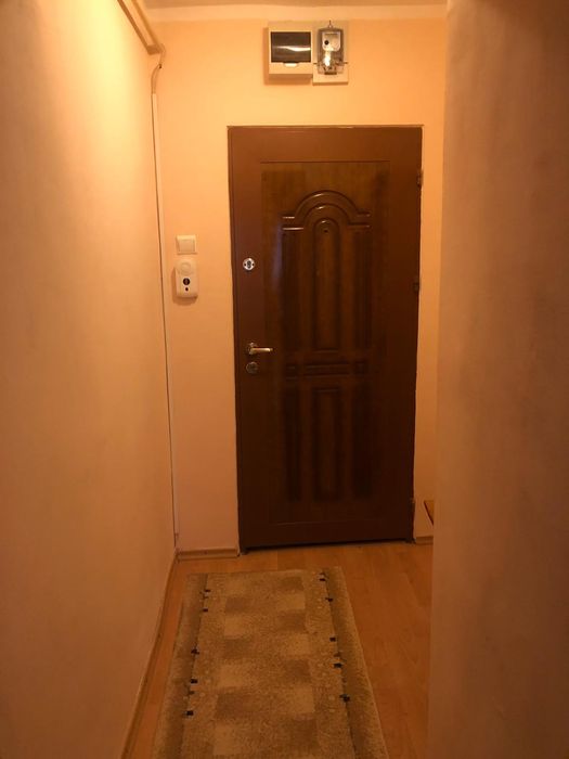 Închiriez apartament