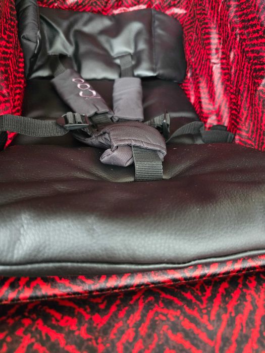 Cărucior compact iCOO Acrobat până la 18 kg , reflectoare, roșu