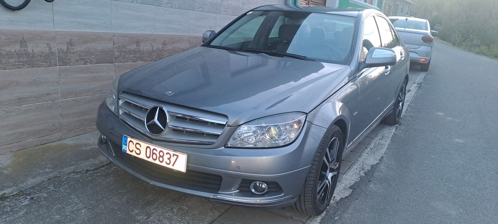 Mercedes-Benz  C 200