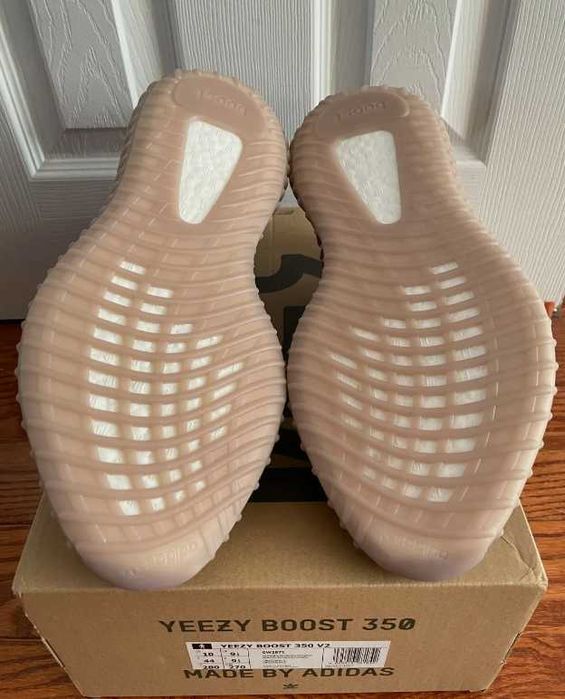 Оригинални мъжки обувки  ADIDAS YEEZY BOOST 350V2   EU42.5 -44