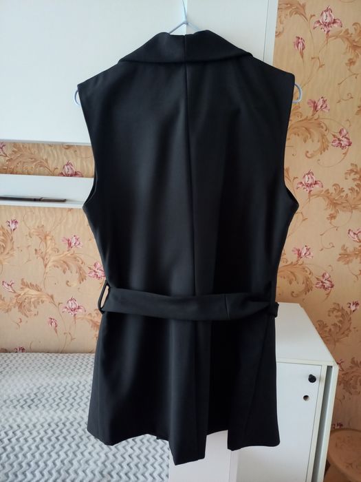 Продается жилет классический