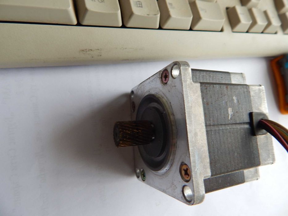 стъпков мотор stepper motor