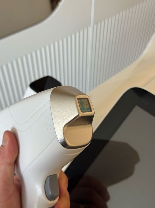 Laser Diodă Epilare Definitivă 4 Lungimi de Undă – 10.000 €