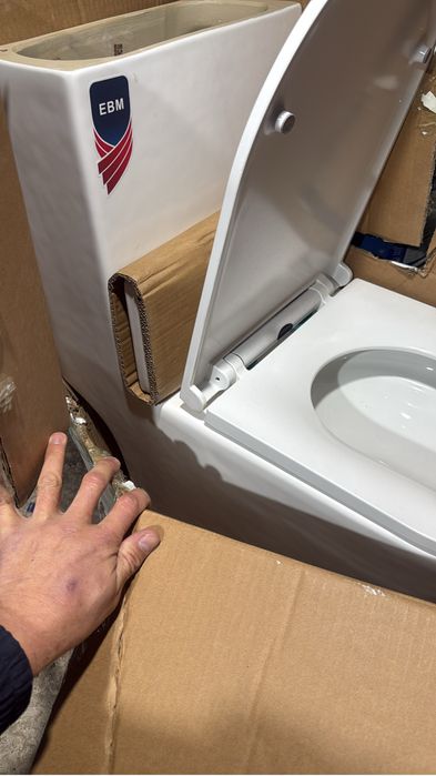 унитаз от фирмы EBM,литый