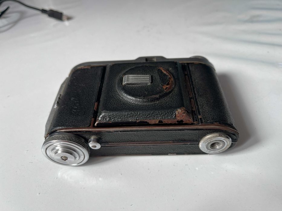 camera foto veche cu  film  BALDA BALDINETTE burduf