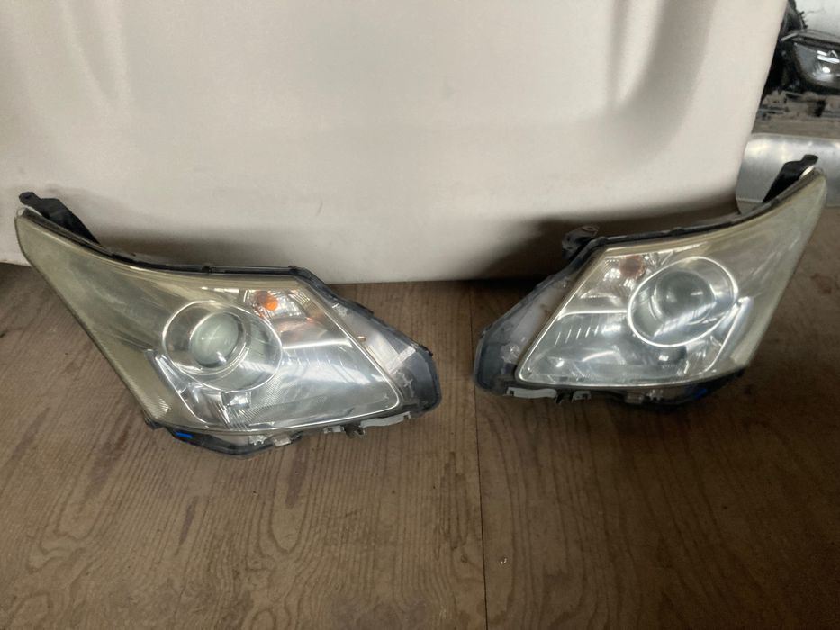 Десен Фар. Фарове Toyota Avensis III. T27.09-15.