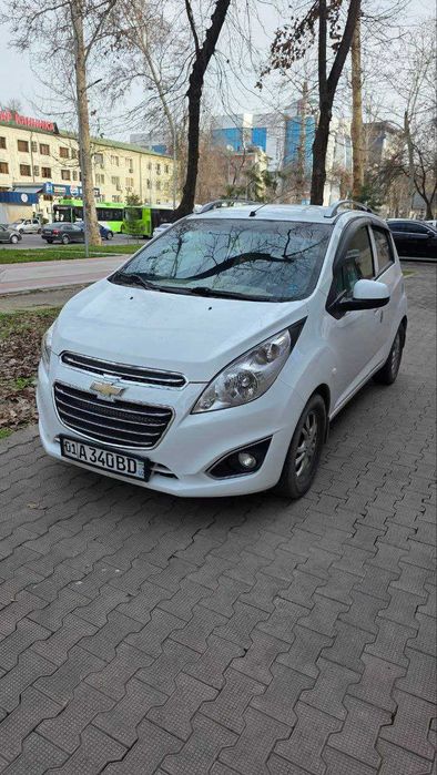 Продаю Spark 4 позиция