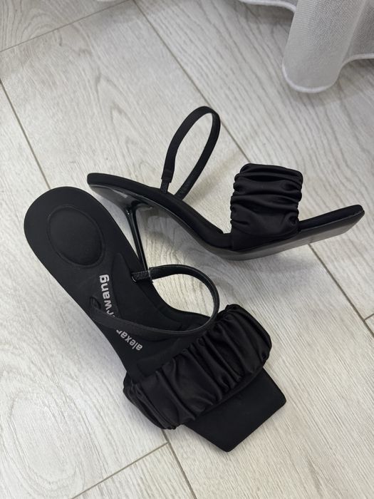 Брендовые босаножки