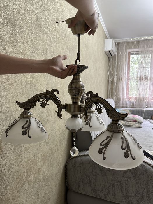 Люстру б/ у продам
